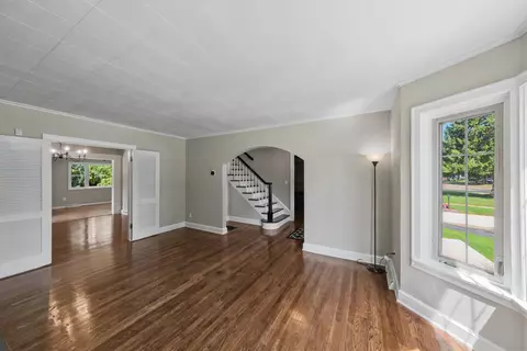 Living - 667 King Ave, Marion, OH 43302 photo 3 of 7