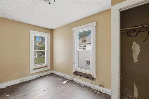 Bedroom - 1322 Linden Ave, Springfield, OH 45505 photo 6 of 7