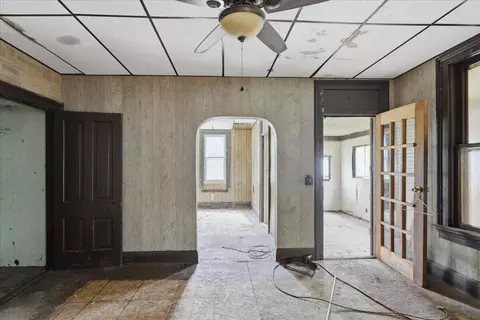 Entry Way - 1322 Linden Ave, Springfield, OH 45505 photo 5 of 9
