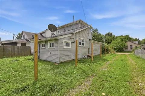 Exterior - 1322 Linden Ave, Springfield, OH 45505 photo 2 of 6