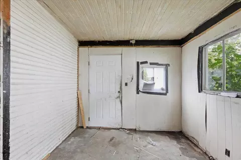 Entry Way - 1322 Linden Ave, Springfield, OH 45505 photo 9 of 9