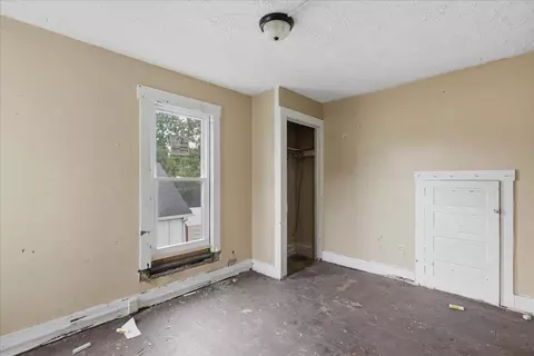 Bedroom - 1322 Linden Ave, Springfield, OH 45505 photo 5 of 7