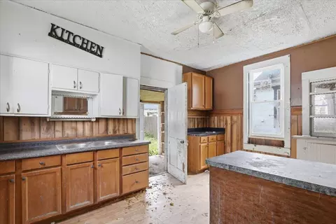 Kitchen - 1322 Linden Ave, Springfield, OH 45505 photo 2 of 2