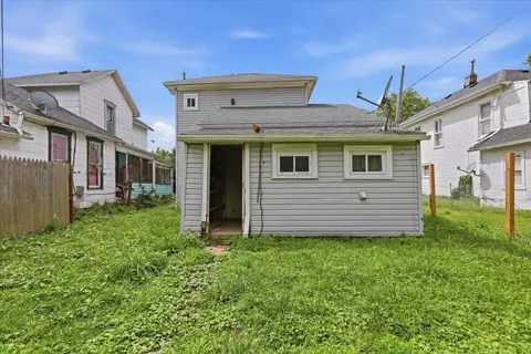 Exterior - 1322 Linden Ave, Springfield, OH 45505 photo 3 of 6