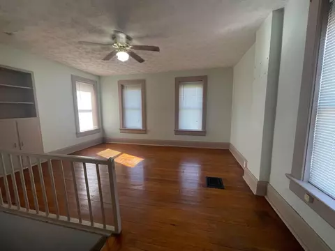 Living - 7924 E State Route 56, Circleville, OH 43113 photo 2 of 5