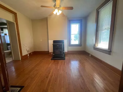 Living - 7924 E State Route 56, Circleville, OH 43113 photo 4 of 5