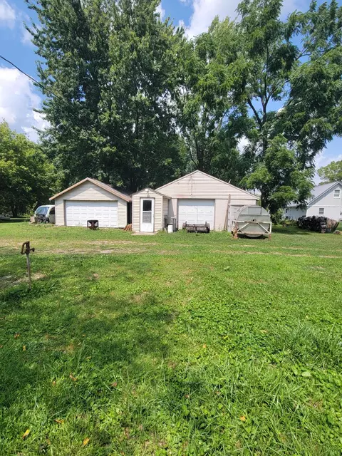 123 E Main St, Fulton, OH 43321 photo 2