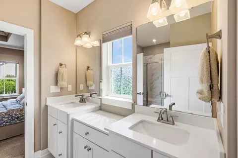 Bath - 119 Firenze Rd, Delaware, OH 43015 photo 2 of 7