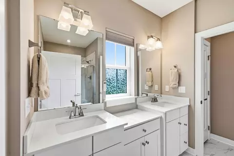 Bath - 119 Firenze Rd, Delaware, OH 43015 photo 1 of 7