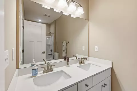 Bath - 119 Firenze Rd, Delaware, OH 43015 photo 4 of 7