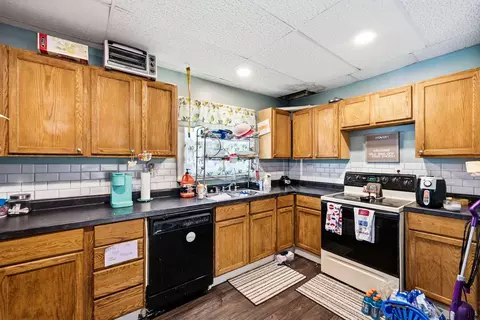 Kitchen - 295 E George St, Marion, OH 43302 photo 1 of 3