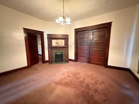Living - 580 E Main St, Circleville, OH 43113 photo 4 of 4