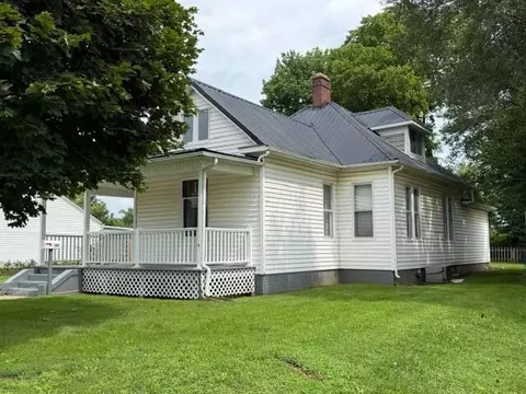 Exterior - 580 E Main St, Circleville, OH 43113 photo 2 of 3