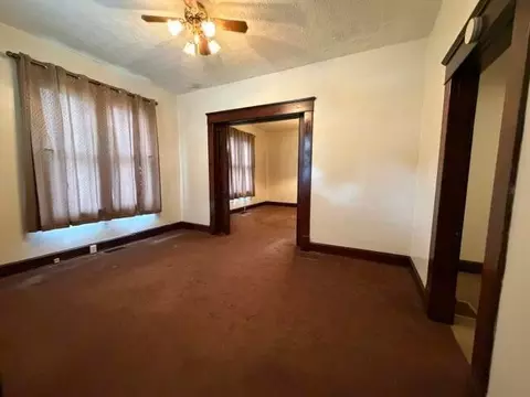 Living - 580 E Main St, Circleville, OH 43113 photo 2 of 4