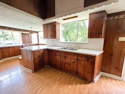 Kitchen - 580 E Main St, Circleville, OH 43113 photo 1 of 2