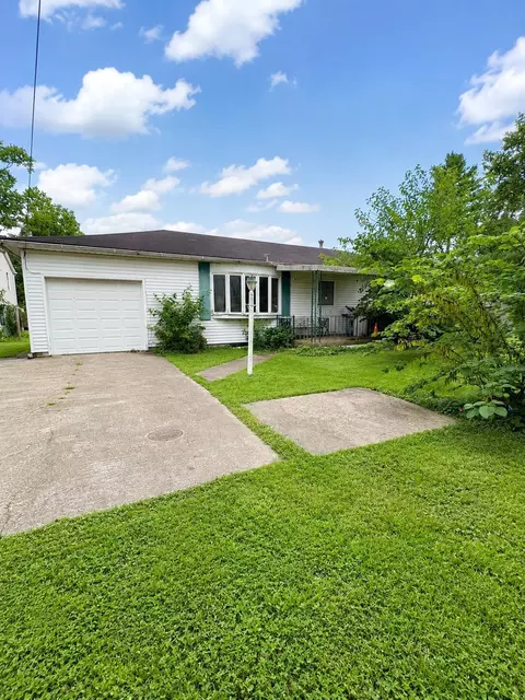 115 S 5th St, Hebron, OH 43025