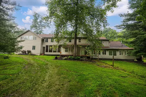 28091 Mckee Rd, Frazeysburg, OH 43822