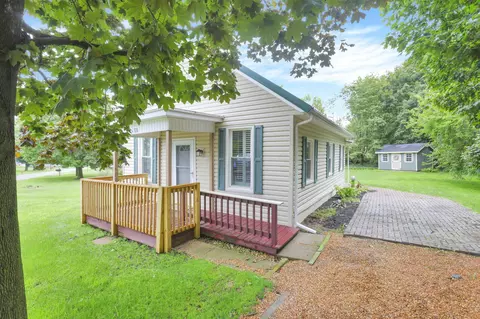 60 N Main St, Thornville, OH 43076