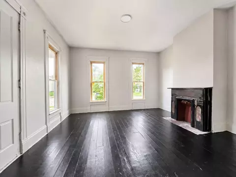 Living - 131 E Southern Ave, Springfield, OH 45505 photo 6 of 9
