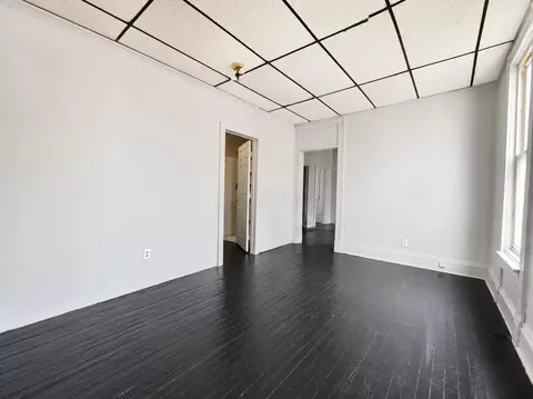 Living - 131 E Southern Ave, Springfield, OH 45505 photo 8 of 9