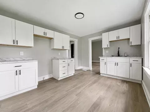 Kitchen - 131 E Southern Ave, Springfield, OH 45505 photo 1 of 2