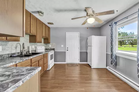 Kitchen - 2473 Cramer Rd, Marion, OH 43302 photo 1 of 2