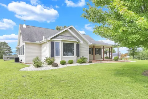 Exterior - 10575 State Route 56 E, Circleville, OH 43113 photo 3 of 23