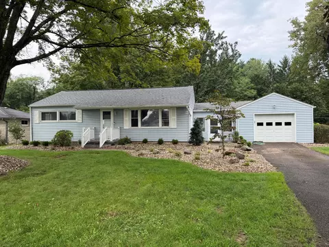 3669 Kay Dr, Zanesville, OH 43701