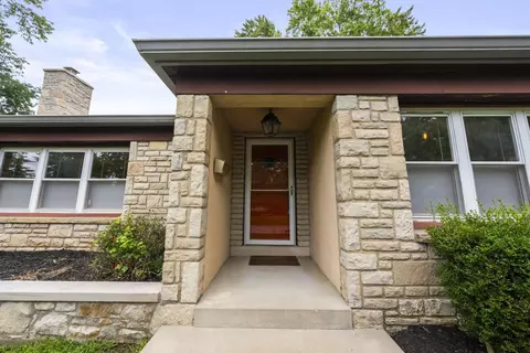 285 Beverly Pl, Worthington, OH 43085