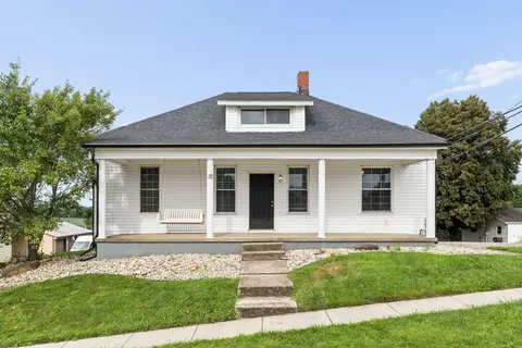 29 S West St, Thornville, OH 43076