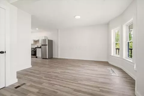 Living - 124 Arthur Ave, Mansfield, OH 44903 photo 1 of 4