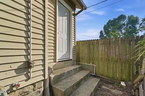 Exterior - 60 Mohawk St, Newark, OH 43055 photo 6 of 7