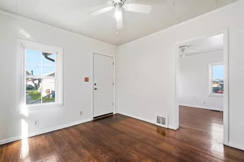 Living - 60 Mohawk St, Newark, OH 43055 photo 2 of 2