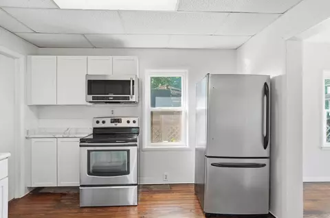 Kitchen - 60 Mohawk St, Newark, OH 43055 photo 4 of 4