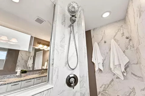 Bath - 6117 Brookview Manor Dr, Galena, OH 43021 photo 3 of 7