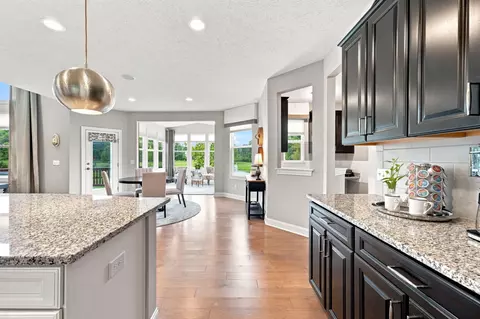 Entry Way - 6117 Brookview Manor Dr, Galena, OH 43021 photo 2 of 9