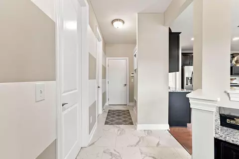 Entry Way - 6117 Brookview Manor Dr, Galena, OH 43021 photo 8 of 9