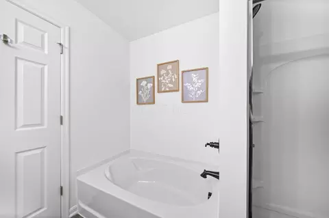 Bath - 406 Randall Rd, Delaware, OH 43015 photo 2 of 4