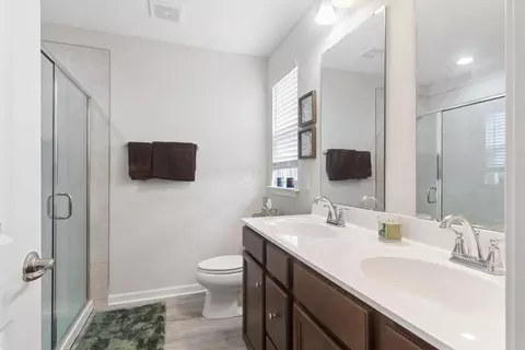 Bath - 8425 Graystone Dr, Pickerington, OH 43147 photo 2 of 3