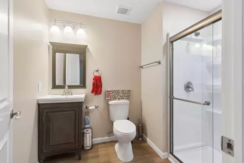 Bath - 8425 Graystone Dr, Pickerington, OH 43147 photo 3 of 3