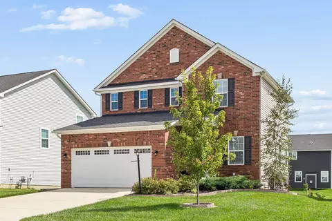 Exterior - 8425 Graystone Dr, Pickerington, OH 43147 photo 4 of 8