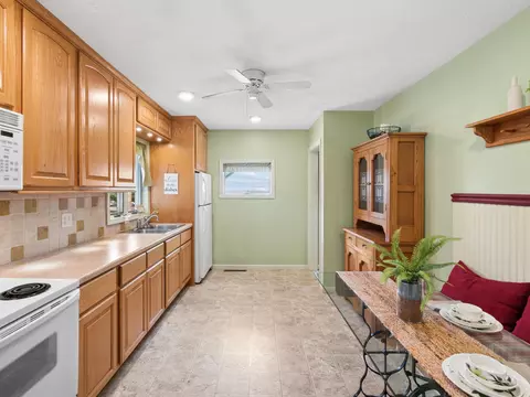 Kitchen - 319 E Washington Ave, Marion, OH 43302 photo 1 of 3