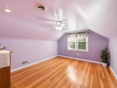 Bedroom - 319 E Washington Ave, Marion, OH 43302 photo 2 of 5
