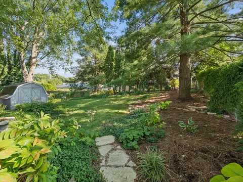 Exterior - 319 E Washington Ave, Marion, OH 43302 photo 7 of 15