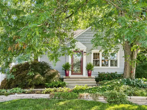 Exterior - 319 E Washington Ave, Marion, OH 43302 photo 2 of 15