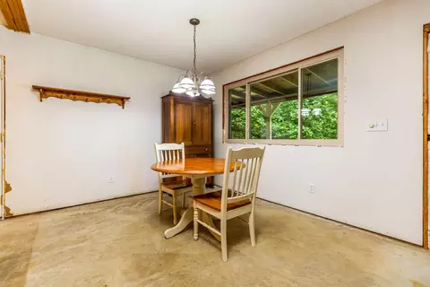 Dining - 14933 Rhoads Rd, Logan, OH 43138 photo 1 of 3