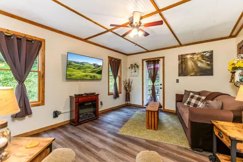 Living - 14933 Rhoads Rd, Logan, OH 43138 photo 5 of 8