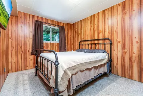 Bedroom - 14933 Rhoads Rd, Logan, OH 43138 photo 1 of 8