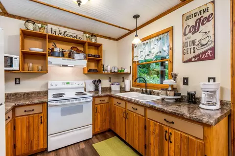 Kitchen - 14933 Rhoads Rd, Logan, OH 43138 photo 9 of 11
