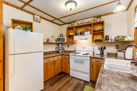 Kitchen - 14933 Rhoads Rd, Logan, OH 43138 photo 8 of 11